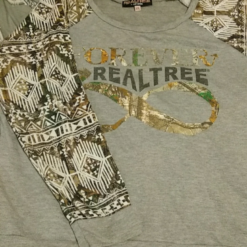 Realtree Long sleeve - Picture 2 of 2